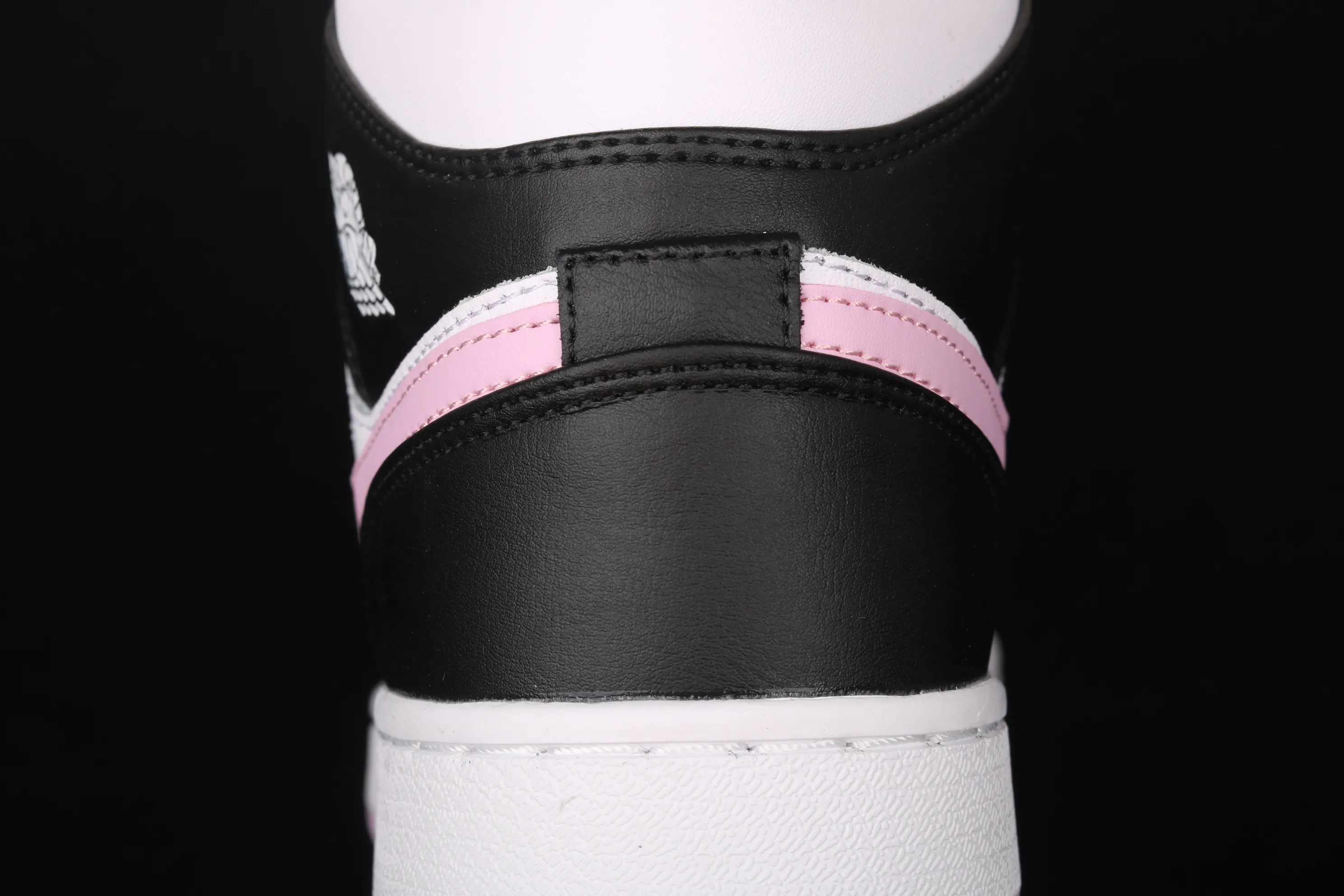 All categories Air Jordan Jordan series basketball shoes Air Jordan 1 Mid Air Jordan 1 Mid GS AJ1 Joe 1 China Pink White Panda 555112-103